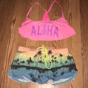 Cute bikini top and shorts!